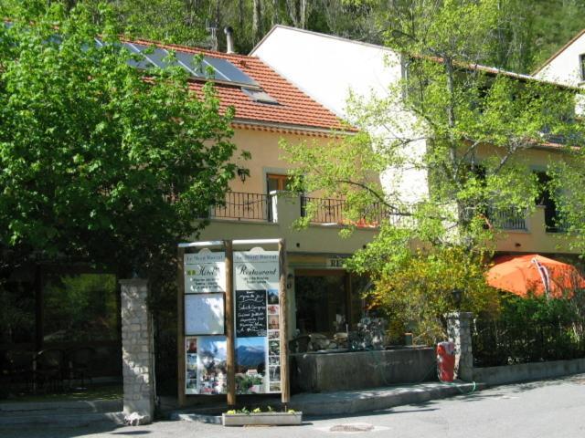 Hôtel Le Mont Barral Creyers Exterior foto